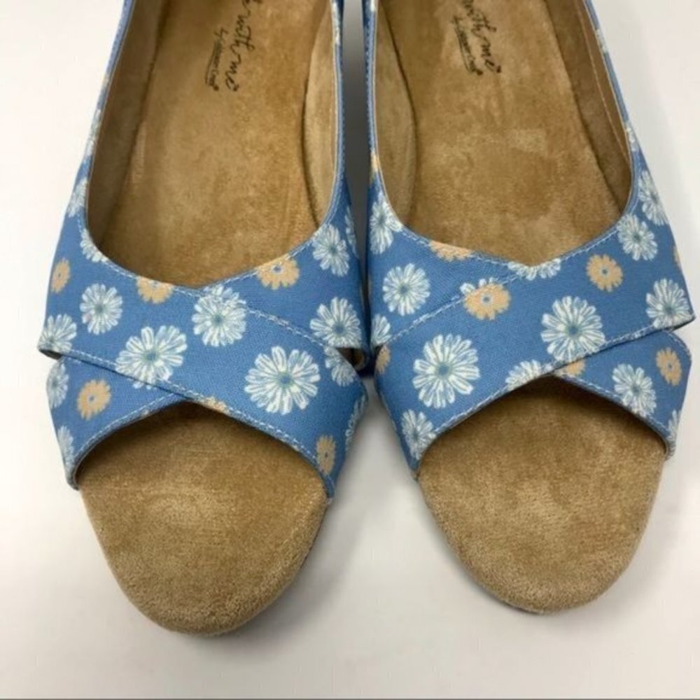 “Walk with Me” Floral Blue Peep Toe 10W - Picture 13 of 14
